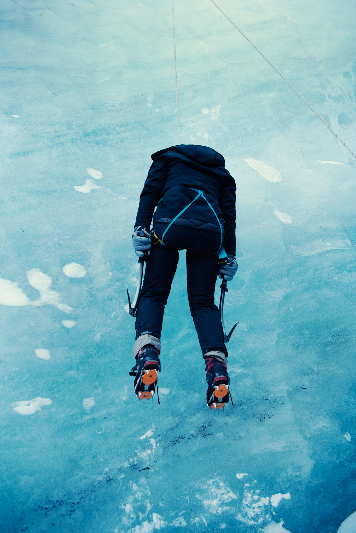 eleanor_ice_climbing_deadguy